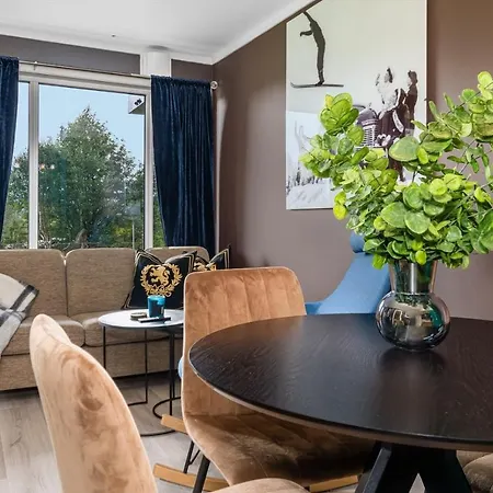 Appartamento Sentrum, Terrasse Og Innendors Parkering Beitostolen