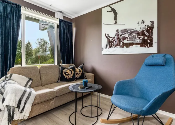 Sentrum, Terrasse Og Innendors Parkering *