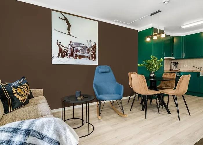Sentrum, Terrasse Og Innendors Parkering *