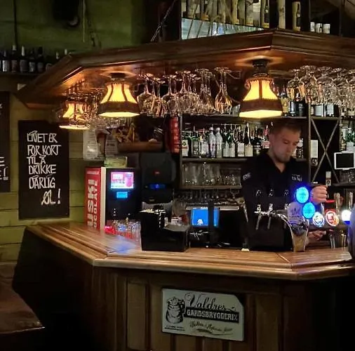 Sentrum, Terrasse Og Innendors Parkering *