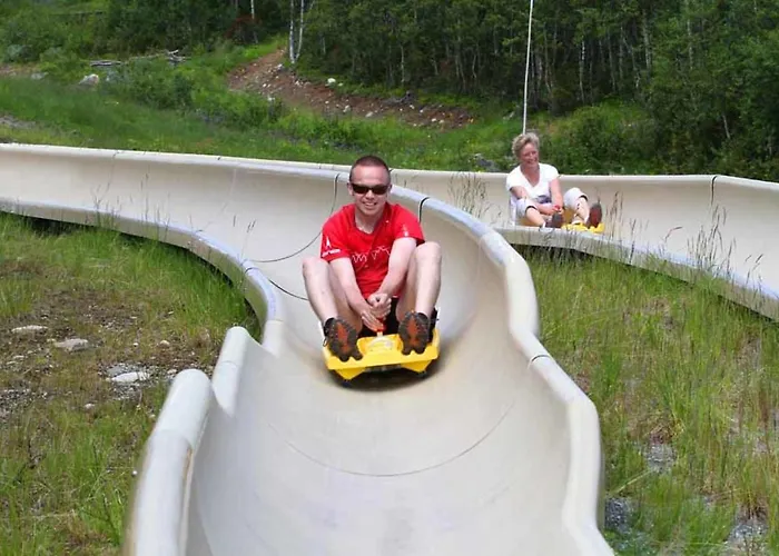 Sentrum, Terrasse Og Innendors Parkering